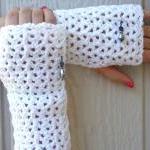 White Fingerless Gloves With Beaded Dangle